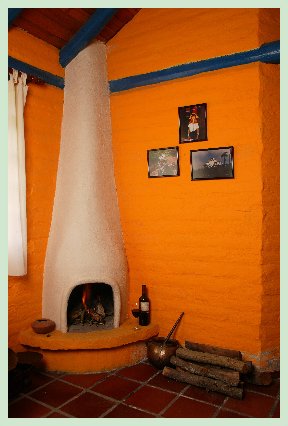 15_Cottage_2_Fireplace